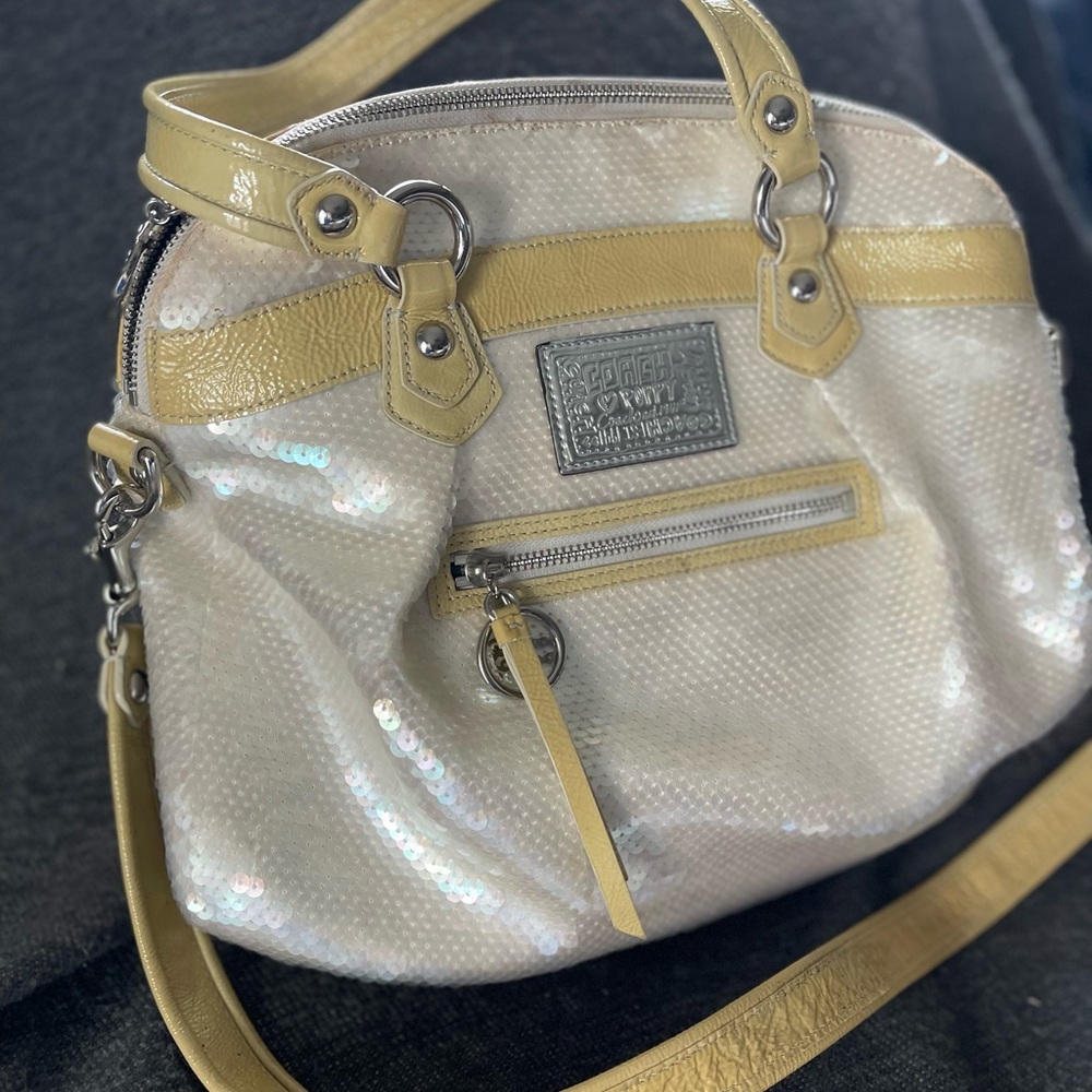 Coach poppy spotlight sequence bag